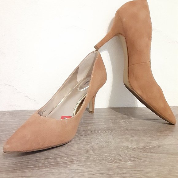 ALFANI STEP 'N FLEX Shoes - ALFANI STEP 'N FLEX TAN SUEDE HEELS SIZE  7 1/2 WITH 2 INCH HEEL